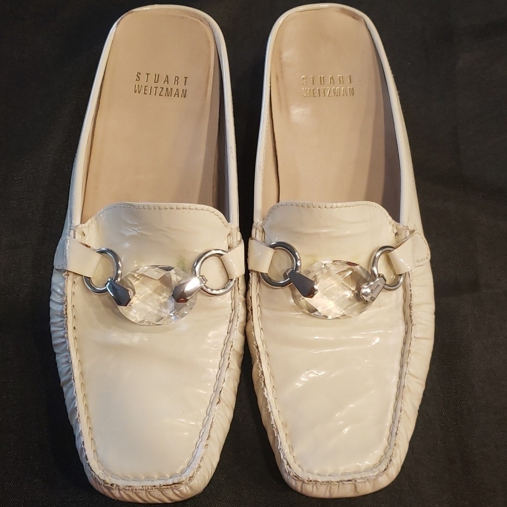 Stuart Weitzman Claw Ivory Patent Leather Slide with silver and crystal detail